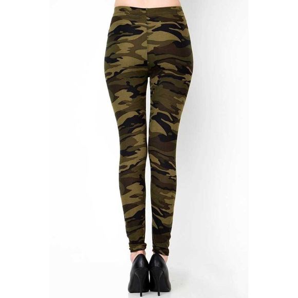 (Plus) Curvy Green Camo Butter Soft Peachskin Full Leggings - Picture 5 of 5